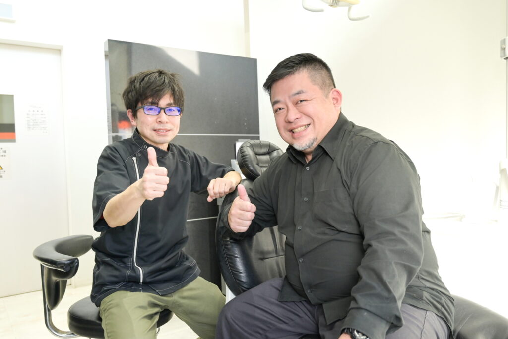 検査結果をもとに治療計画を相談する様子
